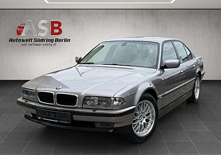 BMW 740 i Facelift*Leder*Navi*Xenon*Schiebedach*18"