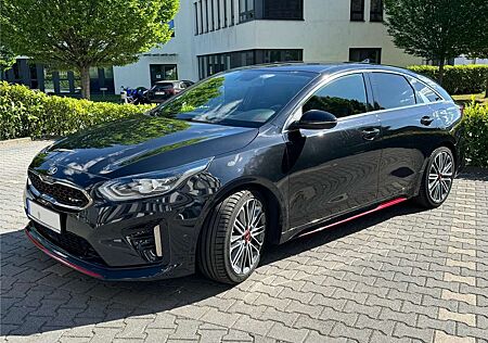 Kia Pro_ceed ProCeed / pro_cee'd TOP: ProCeed 1.6 T-GDI GT DCT7 OPF wenig Kilometer