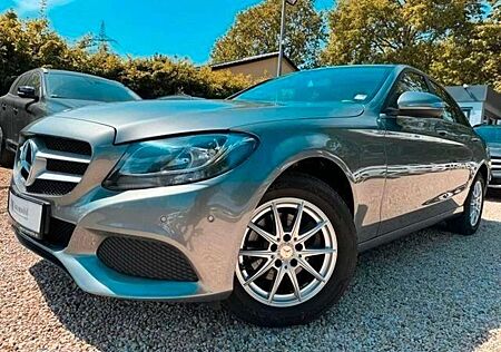 Mercedes-Benz C 180 CGI Schiebedach*SitzHz.*Klimaauto*22.700KM