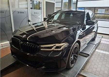 BMW 540 dxD/Navi/LED/AHK/StandHz/P&DrivAsProf/M-Sport