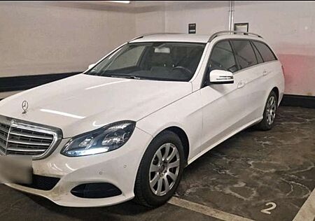 Mercedes-Benz E 220 T BlueTEC 4Matic 7G-TRONIC Avantgarde