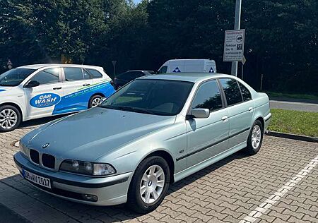 BMW 523i 523 Shadow line