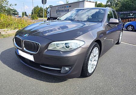 BMW 530d 530 Touring Aut. / Navi / HeadUp / Leder / UVM..