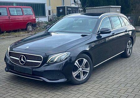 Mercedes-Benz E 200 d T AVANTGARDE Aut*PDC*Kamera*LED*Schwarz*