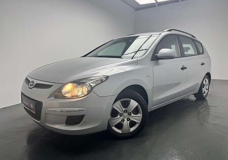 Hyundai i30 Style 1.6 KAT + AHK+ KLIMA+ HU NEU+