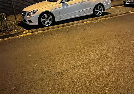 Mercedes-Benz E 200 CGI Coupe