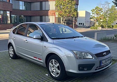 Ford Focus 1.6 16V Aut. Ghia