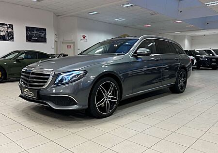 Mercedes-Benz E 220 d/T-Modell/SCHIEBEDACH/BURMESTER/360°- KAM/