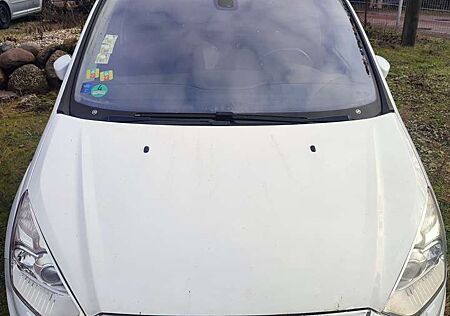 Ford Galaxy Titanium