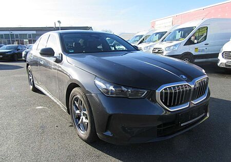 BMW 520 Diesel Automatik NEUES MODEL!