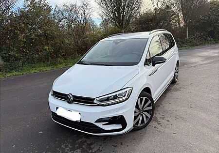 VW Touran Volkswagen 1.5 TSI DSG Highline R-Line – 150 PS