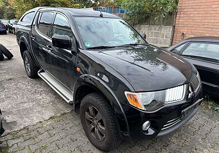Mitsubishi L200 Magnum Doppelkabine 4WD ALLRAD KLIMA *TÜV NEU*