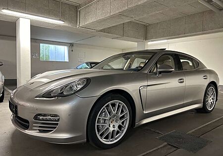 Porsche Panamera 4 S