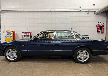 Jaguar XJ8 XJ8 4.0