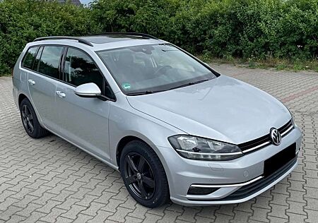 VW Golf Volkswagen 1.6 TDI (BlueMotion Technology) DSGComfortline