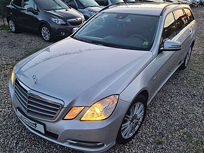 Mercedes-Benz E 300 T CGI 4Matic Automatik  1.HAND/ TOP AUSST.