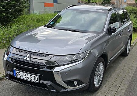 Mitsubishi Outlander 2.0 2WD CVT Spirit+