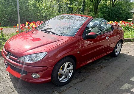 Peugeot 206 CC Cabrio schönes und gepflegtes Auto