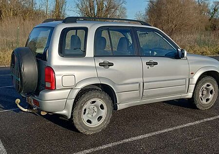 Suzuki Grand Vitara 2.0 TD - 110 STANDARD