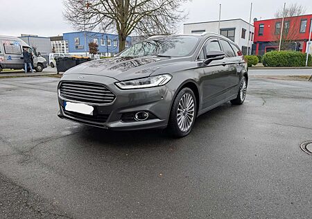 Ford Mondeo 2,0 TDCi PowerShift-Aut Titanium neu: komplett gewartet AHK SHZ 8-fach bereift