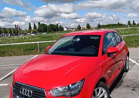 Audi A1 attraction top Zustand Steuerketten neu