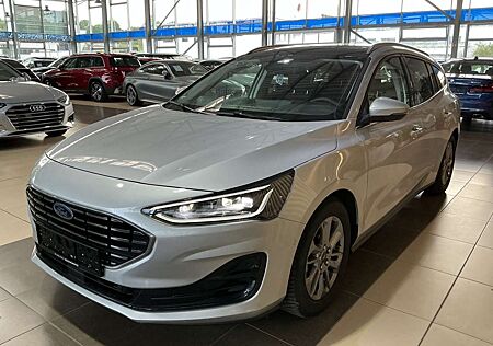 Ford Focus Titanium Pano. Bang&Olufsen AHK R.Cam LED