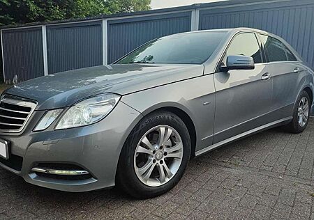 Mercedes-Benz E 200 CDI DPF BlueEFFICIENCY Avantgarde