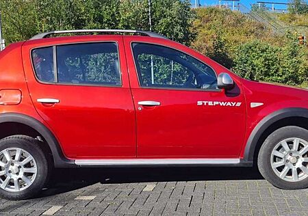 Dacia Sandero 1.6 MPI Stepway / 1. Hand / voll Scheckheft /Klima