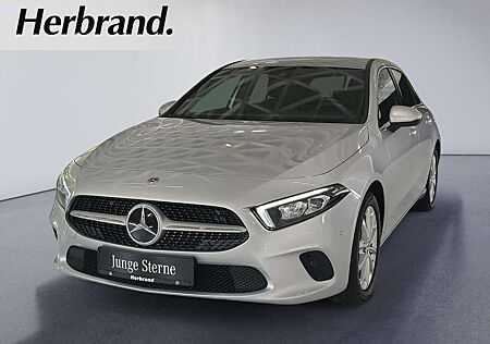 Mercedes-Benz A 180 Progressive MBUX CarPlay