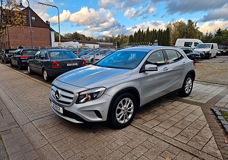 Mercedes-Benz GLA 220 CDI 4-Matic*NAVI*AHK*SHZ*TEMP*PDC*