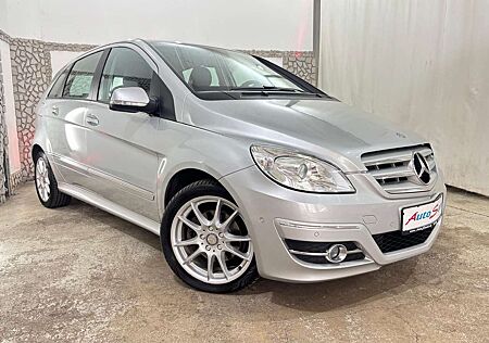 Mercedes-Benz B 180 CDI NAVI AHK TEILLEDER EINPARKHILFE KLIMA