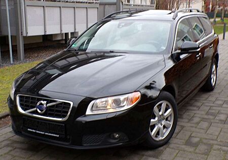 Volvo V70 Kombi/LEDER/NAVI//PDC/SHZ/Schiebedach/Multi.