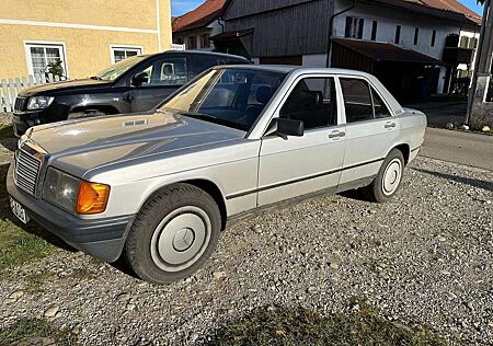 Mercedes-Benz 190 E