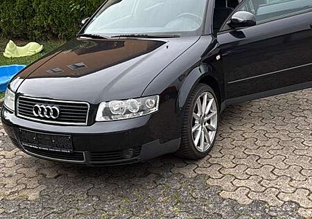 Audi A4 Avant 2.0 Tüv bis 03/27