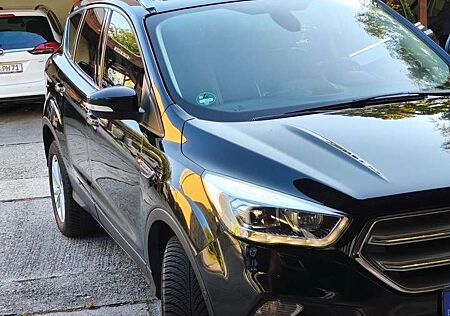 Ford Kuga 1.5 EcoBoost 2x4 Aut. Titanium
