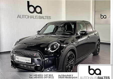 Mini Cooper S 5T Classic 17"/LED/Kam/SH/Multi/Premium