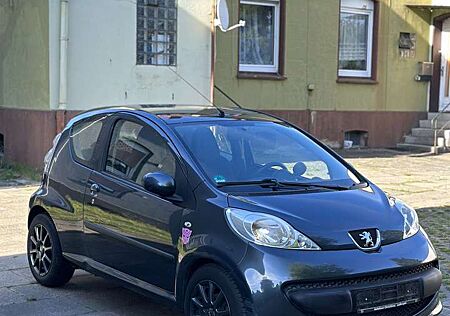 Peugeot 107 KLIMAANLAGE UND TÜV