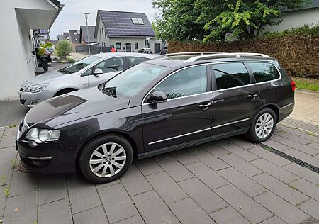 VW Passat Variant Volkswagen 1.6 FSI Automatik Highline