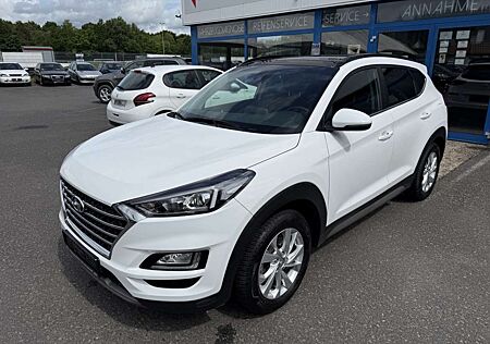 Hyundai Tucson 1.6 CRDi Trend 4WD AT PANO NAVI PDC + R.CAM SHZ UV