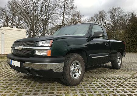 Chevrolet Silverado Short Bed V6 4x2