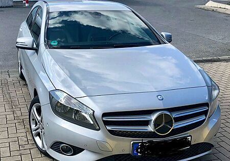 Mercedes-Benz A 180 (BlueEFFICIENCY) 7G-DCT Urban