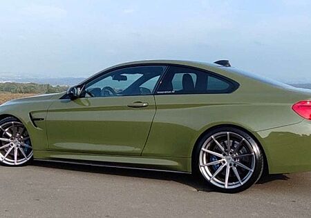 BMW M4 Coupe DKG Competition