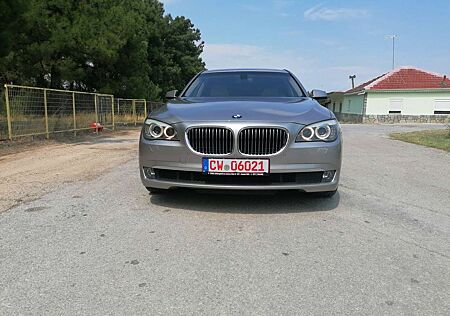 BMW 750i 750 / TÜV 09-2026 / Vollausstattung