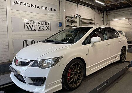 Honda Civic 2.0 i-VTEC Type R FD2