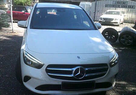 Mercedes-Benz B 200 CDI VOLL LED KAMERA NAVI PDC AMBIENTE