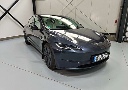 Tesla Model 3 Highland LR Dual AWD Auton. Fahren / AHK