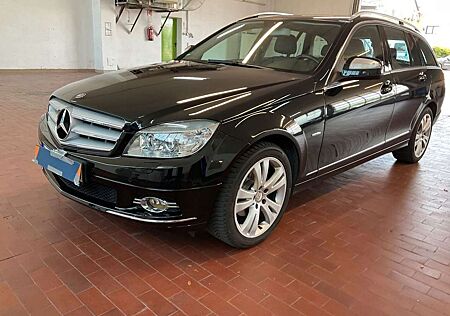 Mercedes-Benz C 180 T Kompressor +BI-XENON+2.HD+SHZ+LEDER+AHK