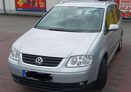 VW Touran Volkswagen 2.0 FSI Highline