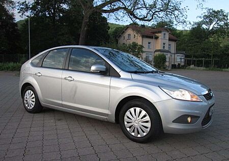 Ford Focus 1.6 16V Viva II+1.HAND+4TÜRIG+TÜV08/2026+AHK