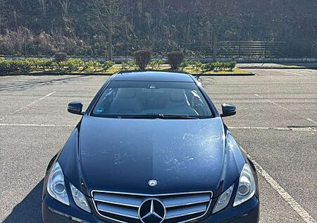 Mercedes-Benz E 250 CDI DPF Coupe BlueEFFICIENCY 7G-TRONIC Avantgarde